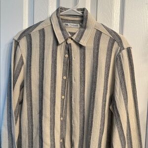 Zara Men’s Cream and Gray Vertical Stripe Button-Down Shirt